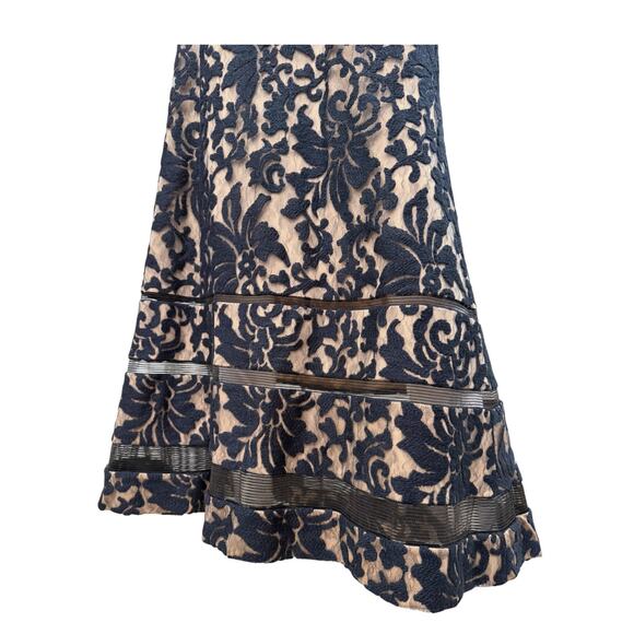 Tadashi Shoji Dress Navy Floral Embroidered Cap Sleeve Formal Gown Size 4 - Picture 5 of 6